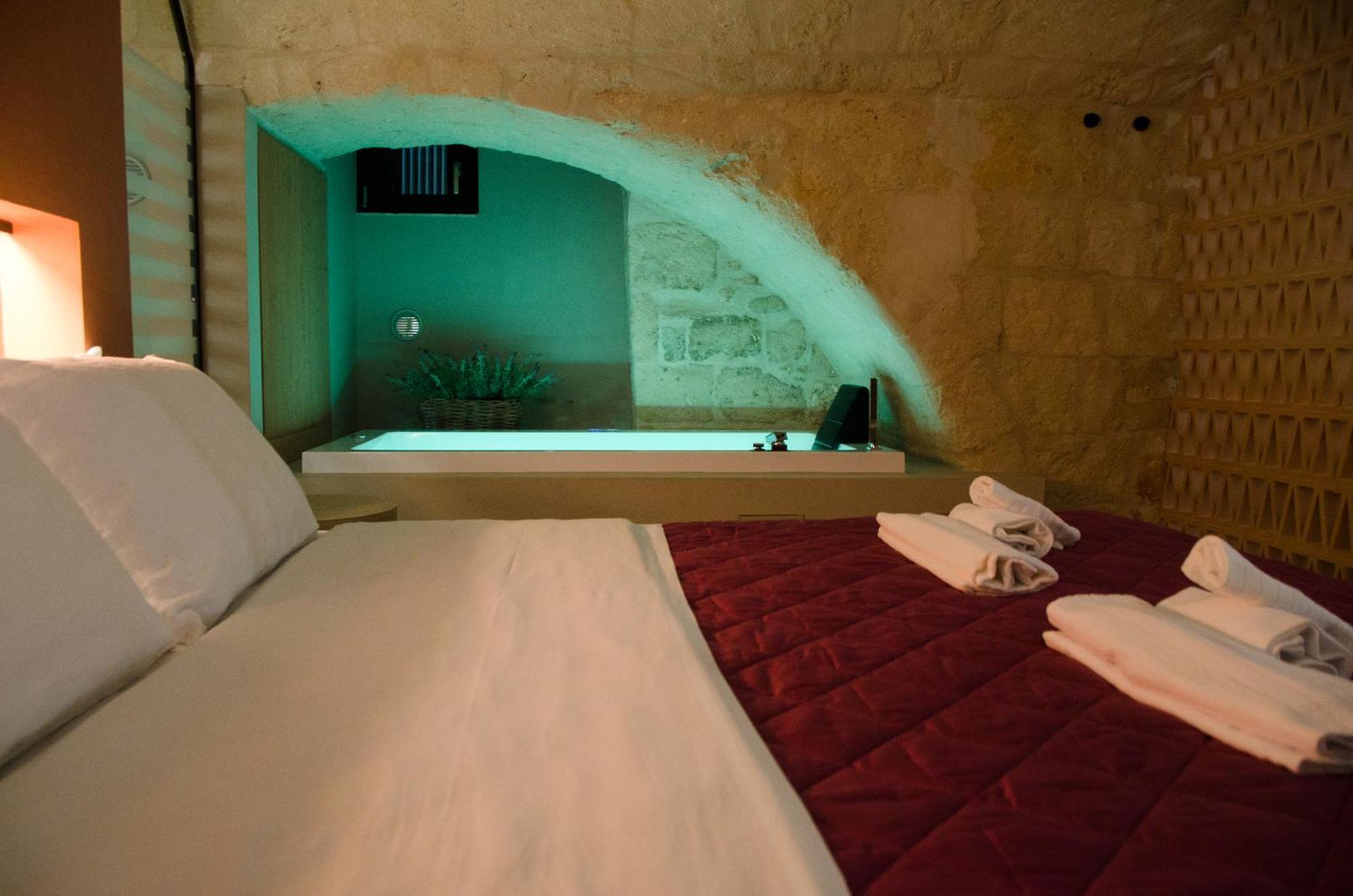 Suite Santa Caterina Монополи Экстерьер фото